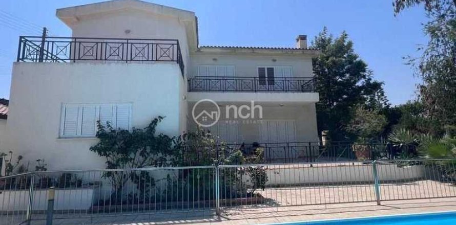 4 bedrooms Villa in Parekklisia, Cyprus No. 31656