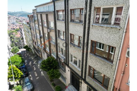 3+1 Apartment en Besiktas, Turkey No. 21719 19