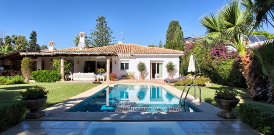 3 dormitorios House en Estepona, Spain No. 25290