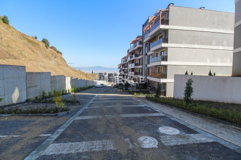 4+1 Apartment en Golcuk, Turkey No. 14242 8