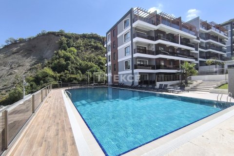 4+1 Apartment en Golcuk, Turkey No. 14242 25