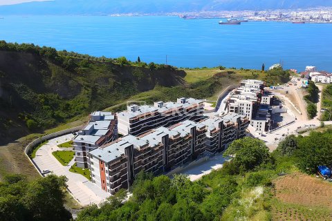 4+1 Apartment en Golcuk, Turkey No. 14242 1