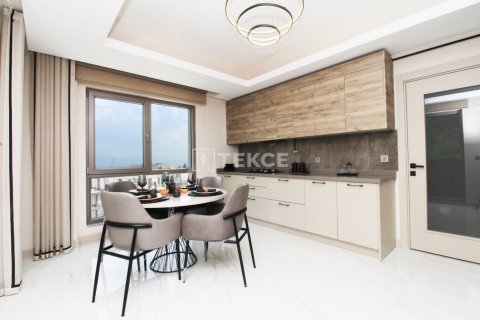 4+1 Apartment en Golcuk, Turkey No. 14242 17