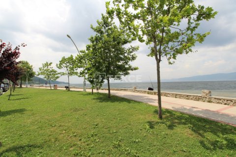 4+1 Apartment en Golcuk, Turkey No. 14242 11