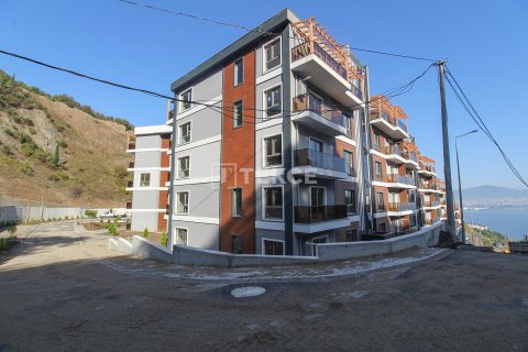 4+1 Apartment en Golcuk, Turkey No. 14242 6