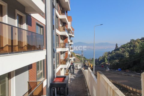 4+1 Apartment en Golcuk, Turkey No. 14242 2