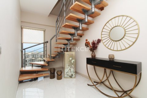 4+1 Apartment en Golcuk, Turkey No. 14242 30