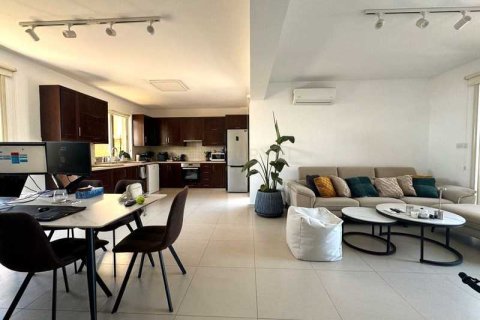 3 dormitorios Penthouse en Limassol, Cyprus No. 76064 4