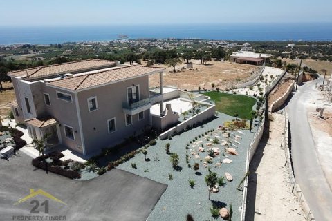 4 bedrooms Villa in Agios Georgios, Cyprus No. 39167 3