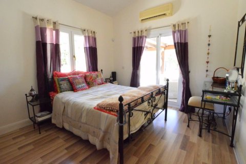 4 bedrooms Bungalow in Tala, Cyprus No. 36675 24