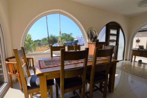 4 dormitorios Bungalow en Tala, Cyprus No. 36675 9