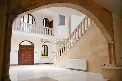 5 bedrooms House in Oroklini, Cyprus No. 31307 8