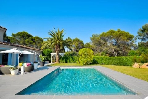 4 bedrooms Villa in Mougins, France No. 69165 2