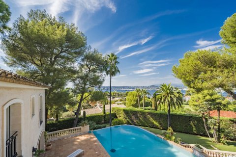 6 bedrooms Villa in Antibes, France No. 69167 4