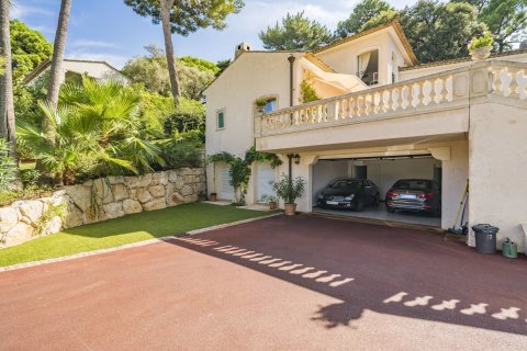 6 bedrooms Villa in Antibes, France No. 69167 20