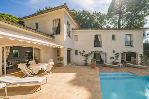 6 bedrooms Villa in Antibes, France No. 69167 5