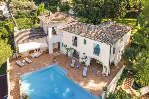 6 bedrooms Villa in Antibes, France No. 69167 2