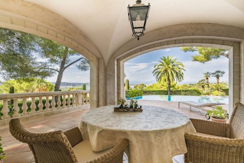 6 bedrooms Villa in Antibes, France No. 69167 16