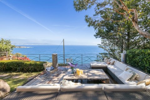 7 bedrooms Villa in Cannes, France No. 69158 6