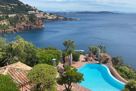 7 bedrooms Villa in Cannes, France No. 69158 3