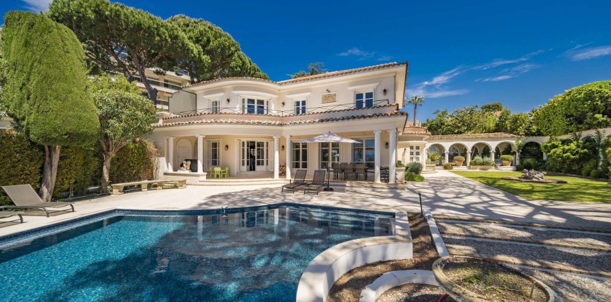 6 bedrooms Villa in Antibes, France No. 69173