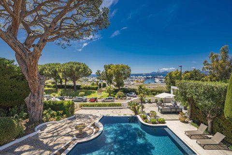 6 bedrooms Villa in Antibes, France No. 69173 2