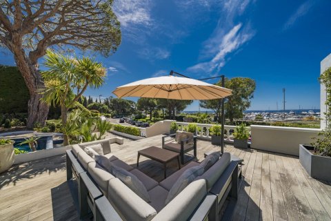 6 bedrooms Villa in Antibes, France No. 69173 3