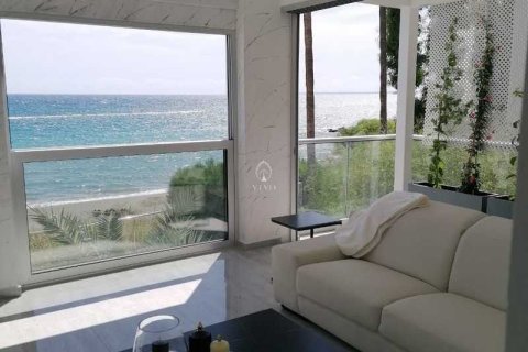 3 bedrooms Apartment in Germasogeia, Cyprus No. 77690 1