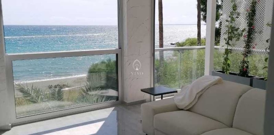3 bedrooms Apartment in Germasogeia, Cyprus No. 77690