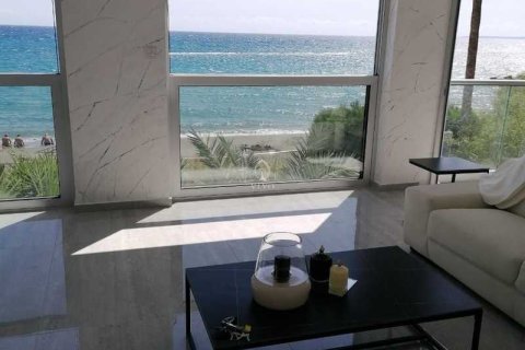 3 bedrooms Apartment in Germasogeia, Cyprus No. 77690 4