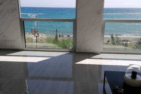 3 bedrooms Apartment in Germasogeia, Cyprus No. 77690 11