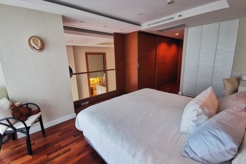 2 bedrooms Condo  in Bangkok, Thailand No. 440 17