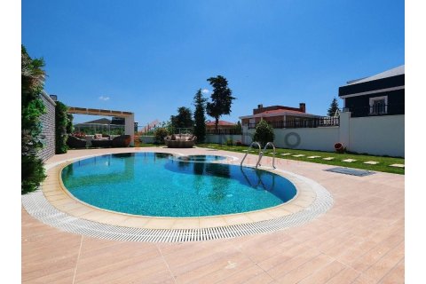 6+1 Villa à Bueyuekcekmece, Turkey No. 17272 27