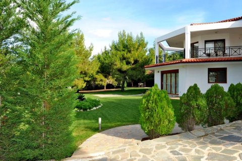 6 bedrooms Villa in Loutraki, Greece No. 60054 3