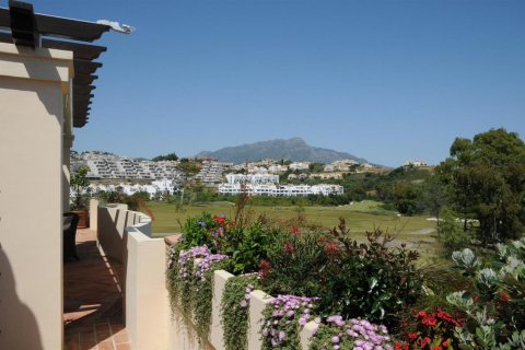 4 bedrooms Duplex in Benahavis, Spain No. 27630 7