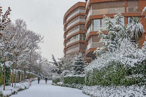 3+1 Apartment en Üsküdar, Turkey No. 13730 9