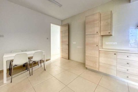 3 dormitorios Apartment en Limassol, Cyprus No. 41319 11