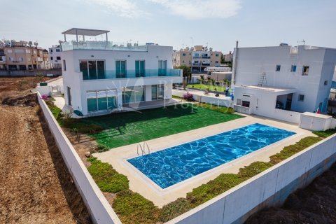 4 dormitorios Villa en Paralimni, Cyprus No. 36531 28