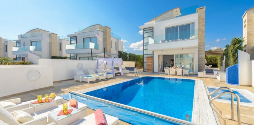 6 bedrooms Villa in Protaras, Cyprus No. 36563