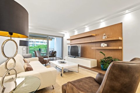 2 dormitorios Apartment en Cannes, France No. 68034 2