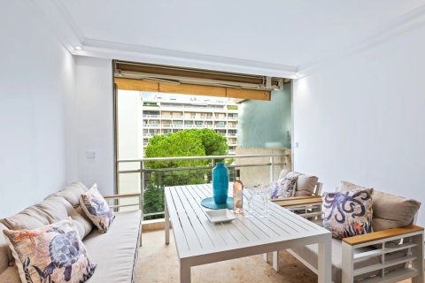 2 dormitorios Apartment en Cannes, France No. 68034 3