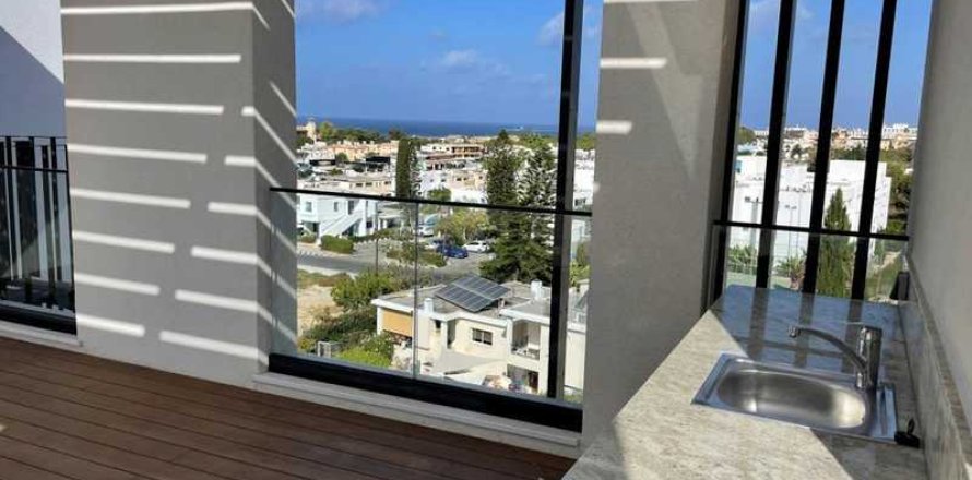 3 dormitorios Penthouse en Paphos, Cyprus No. 70080