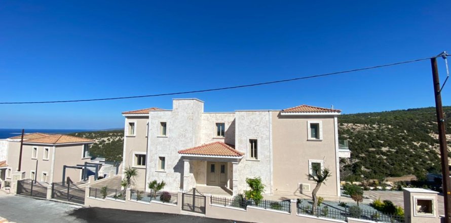 6 bedrooms Villa in Paphos, Cyprus No. 38099