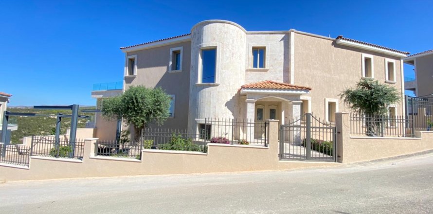 5 dormitorios Villa en Paphos, Cyprus No. 38100