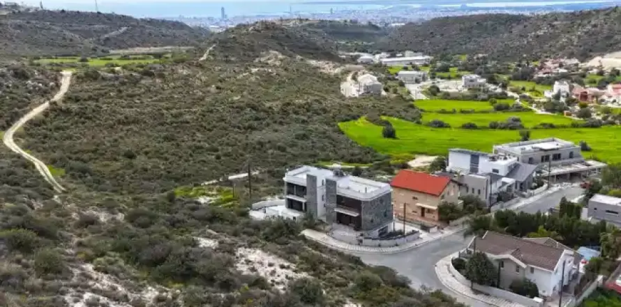 13200m² Land en Palodeia, Cyprus No. 43836