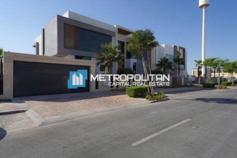 5 bedrooms Villa on the Yas Island, UAE No. 73448 3