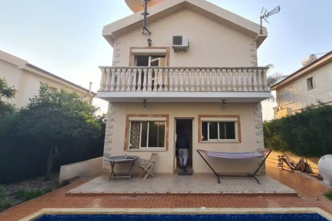 4 bedrooms Villa in Agios Athanasios, Cyprus No. 63327 1