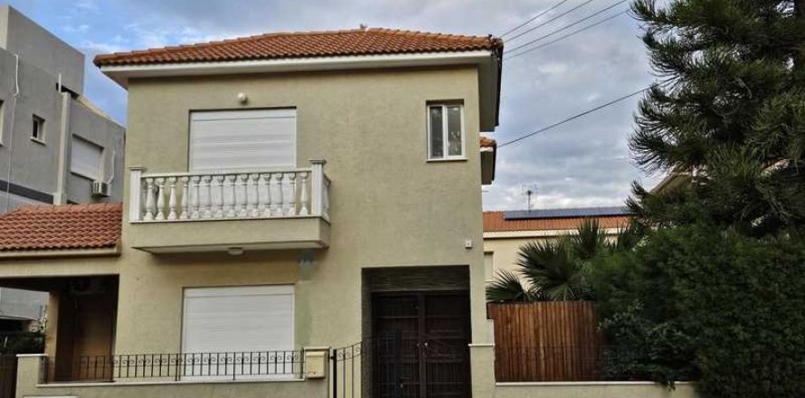 3 dormitorios Villa en Germasogeia, Cyprus No. 39501