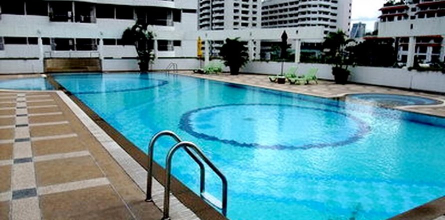 2 bedrooms Condo  in Bangkok, Thailand No. 452