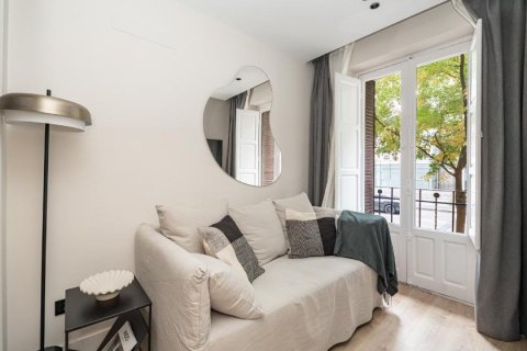 2 dormitorios Apartment en Madrid, Spain No. 26930 4